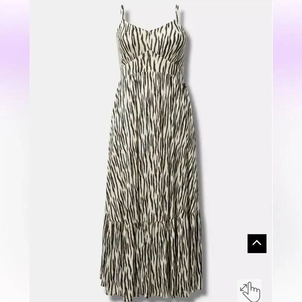Torrid Black White Supersoft V-Neck Tiered Sleeveless Maxi Dress Event Party